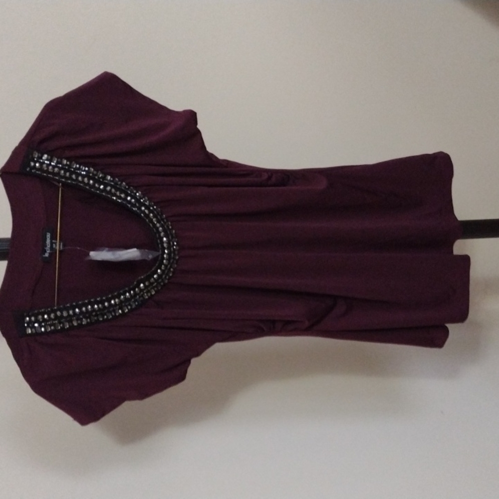 $⬇️⬇️⬇️ Le Chateau woman's top